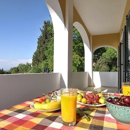 Holiday home Lotza House